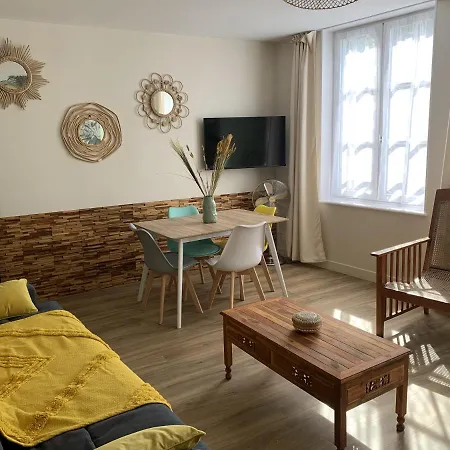 De Purdey Apartment *